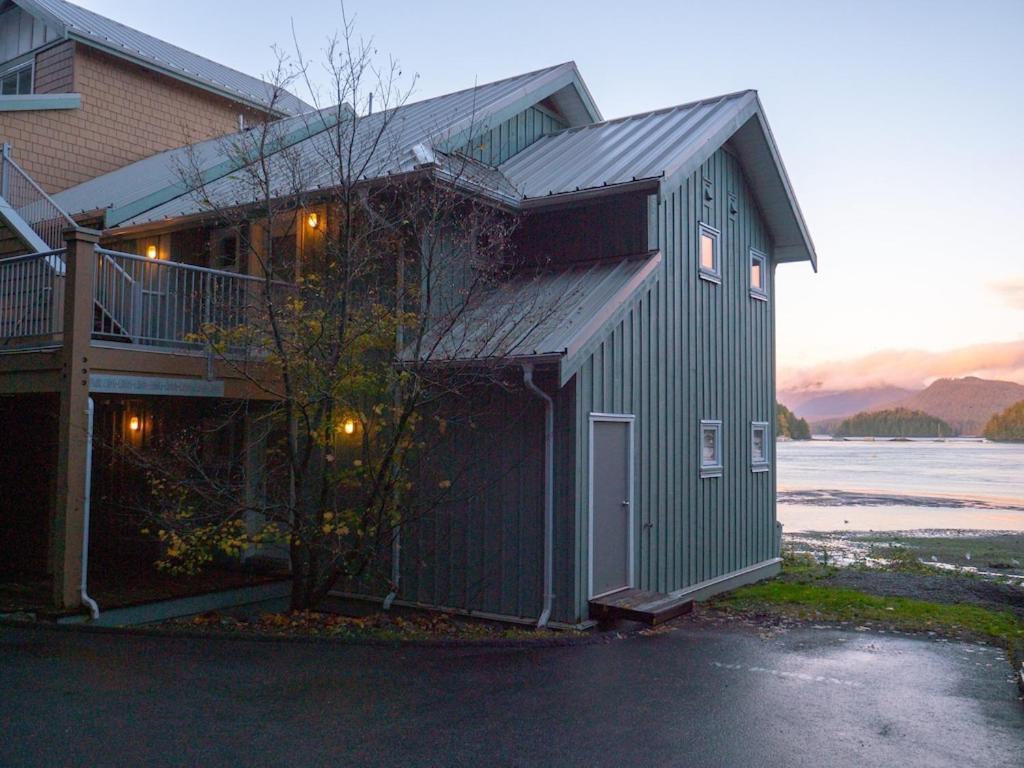 Apartmán Waterfront View Of The Inlet, Short Walk To Town Tofino Exteriér fotografie