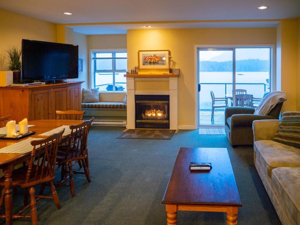 Apartmán Waterfront View Of The Inlet, Short Walk To Town Tofino Exteriér fotografie