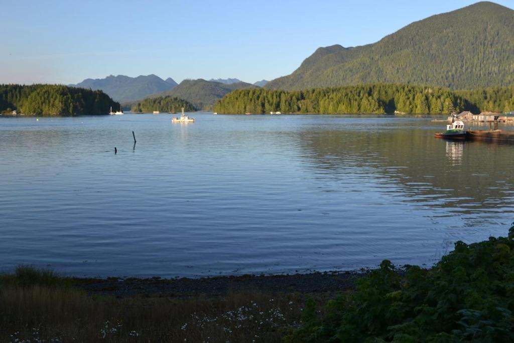Apartmán Waterfront View Of The Inlet, Short Walk To Town Tofino Exteriér fotografie